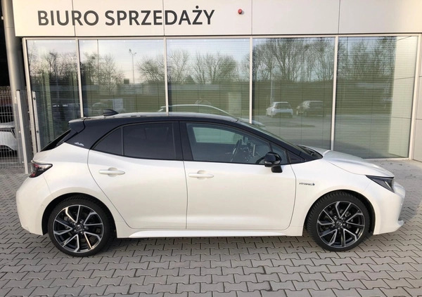 Toyota Corolla cena 93900 przebieg: 42411, rok produkcji 2019 z Maszewo małe 497